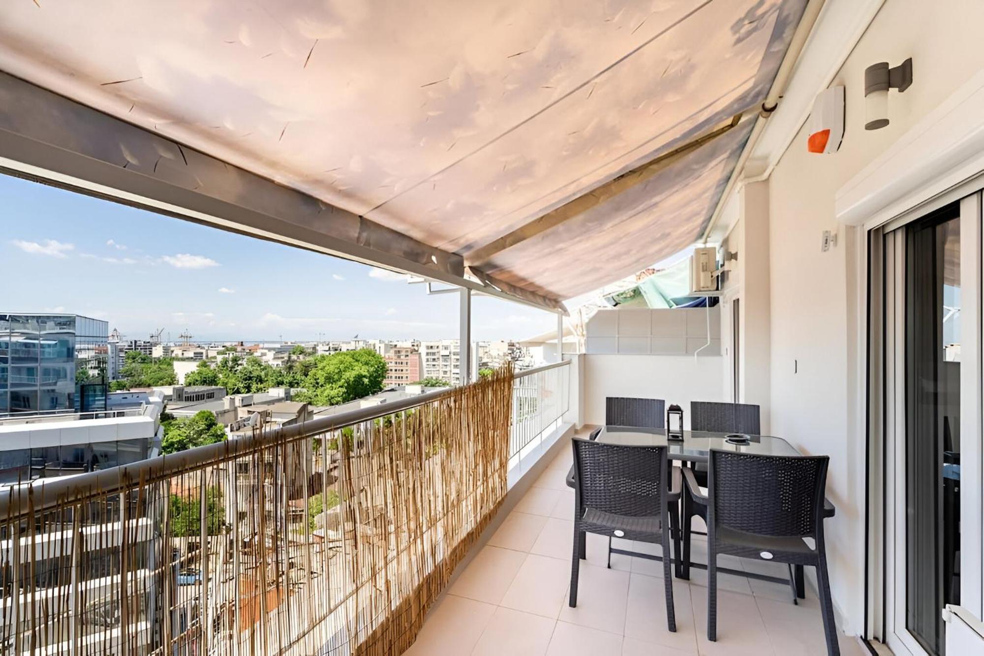 Elegant, Modern & Spacious Apartment In Thessaloniki With Balcony Dış mekan fotoğraf